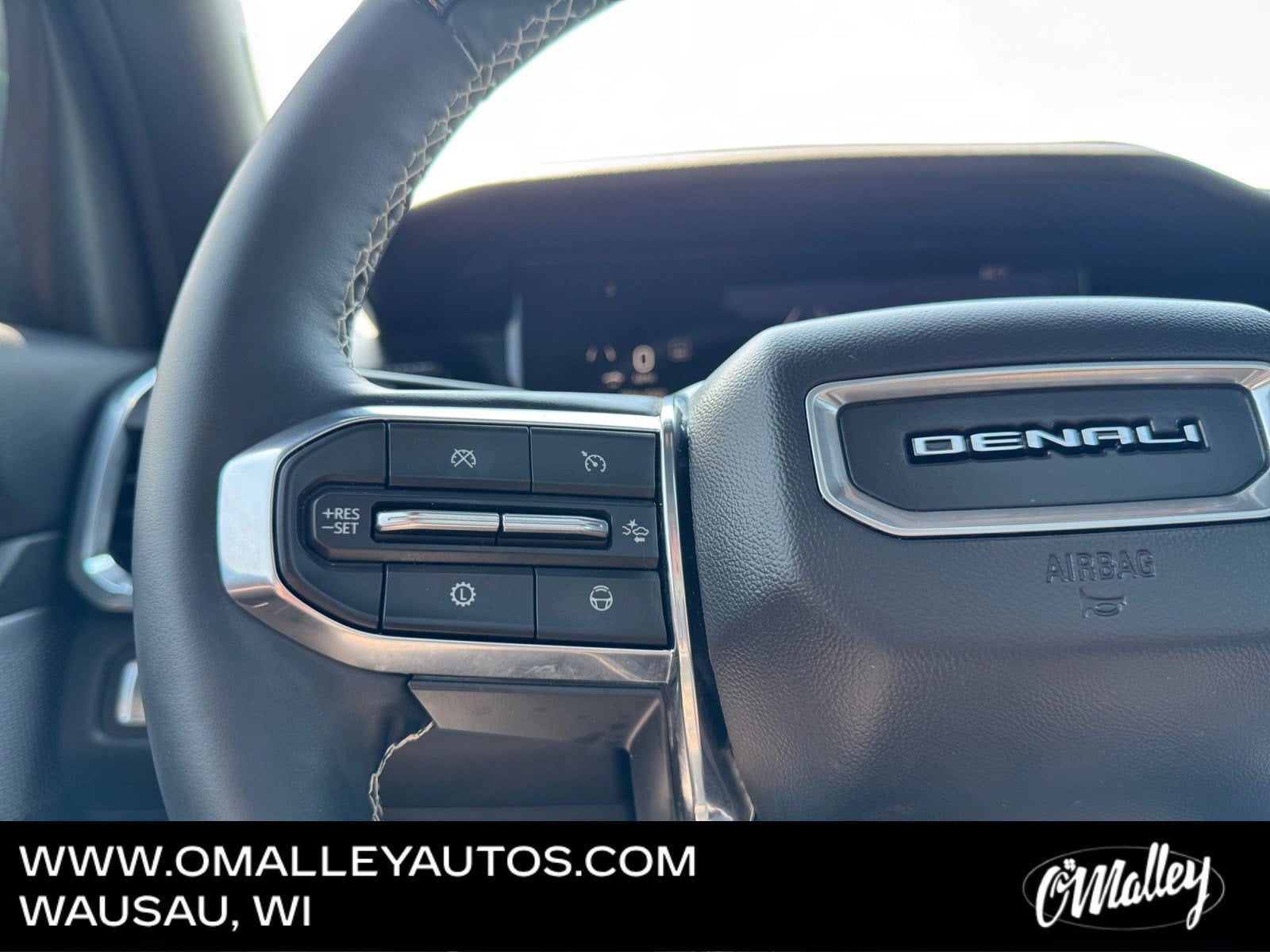 2024 GMC Acadia Denali