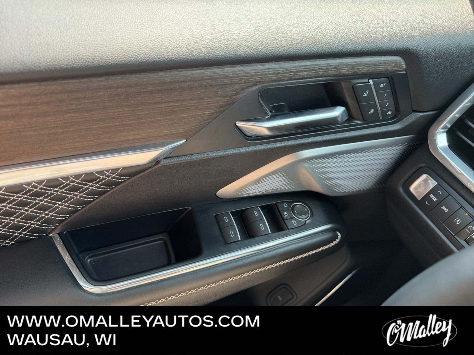 2024 GMC Acadia Denali