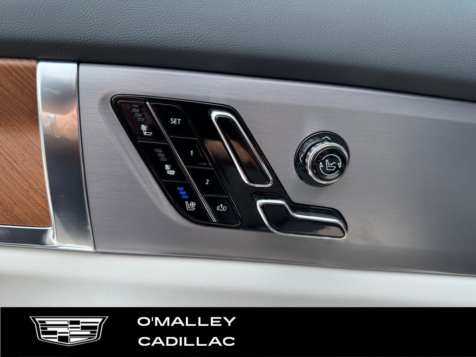 2026 Cadillac VISTIQ Luxury