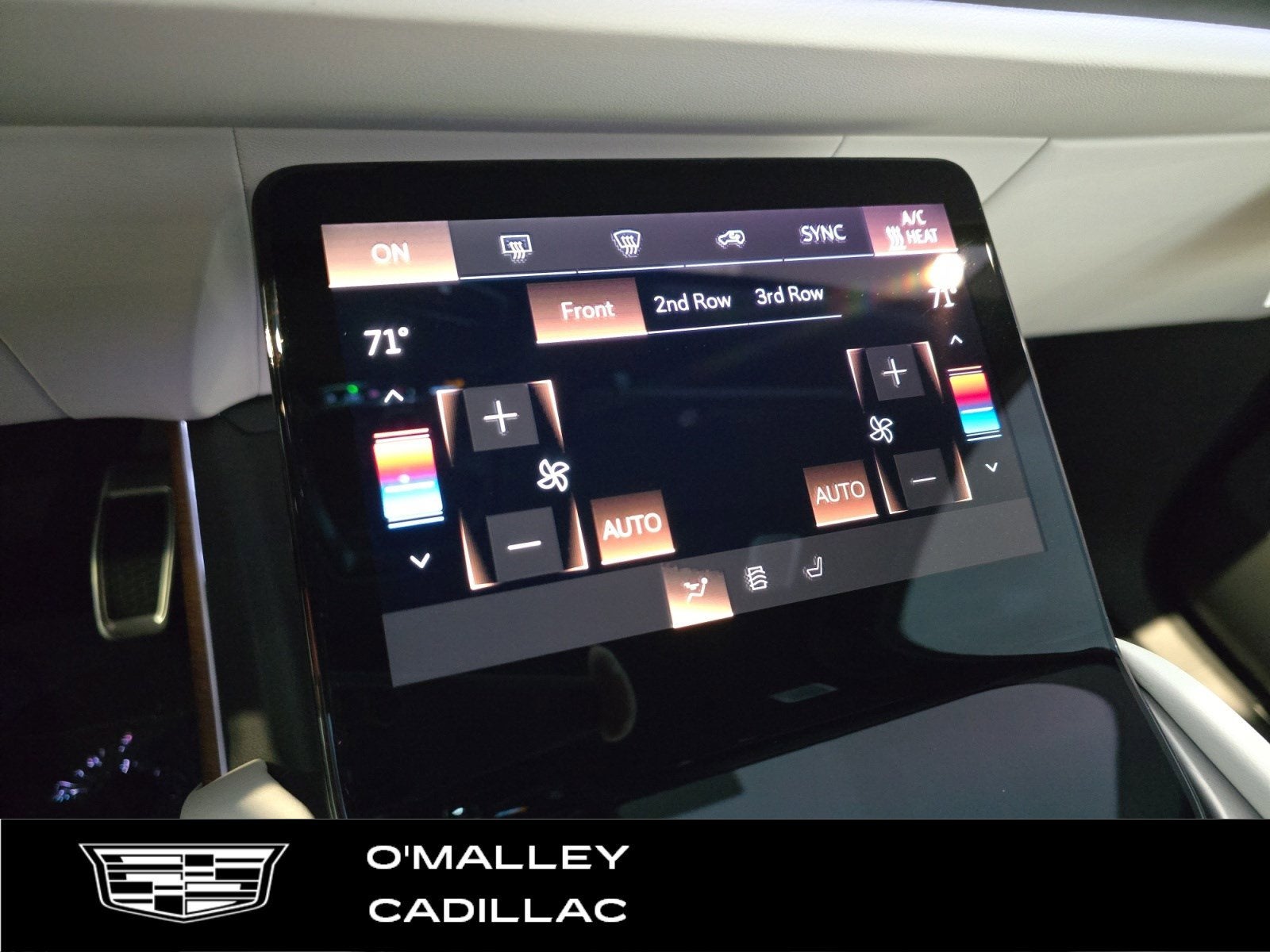 2026 Cadillac VISTIQ Luxury