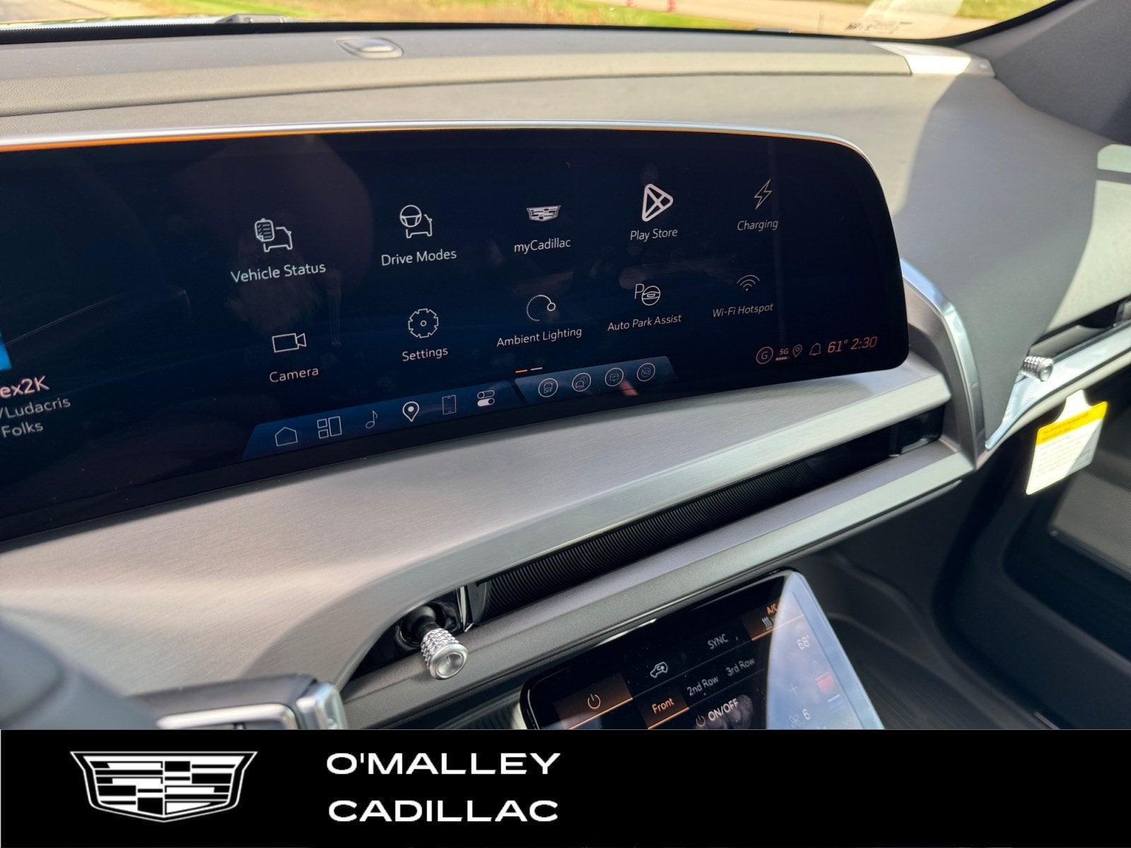 2027 Cadillac VISTIQ Sport