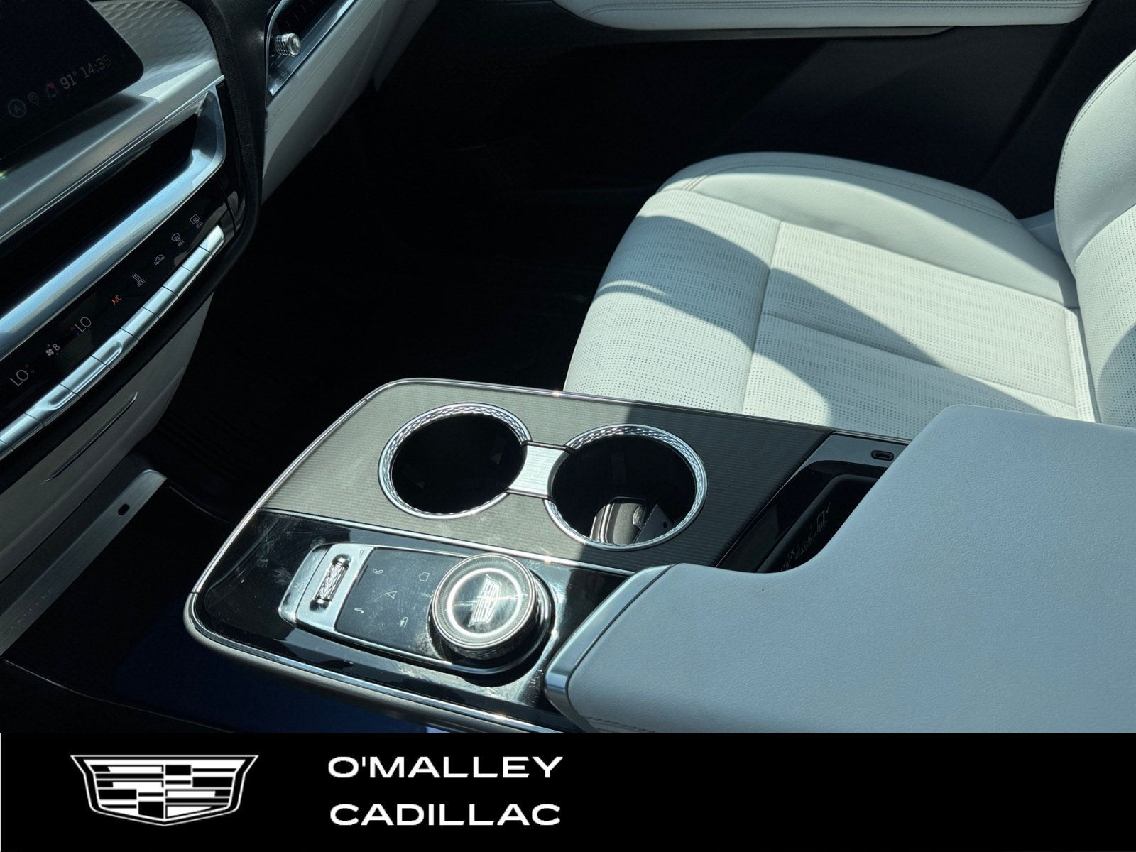 2024 Cadillac LYRIQ Luxury 1