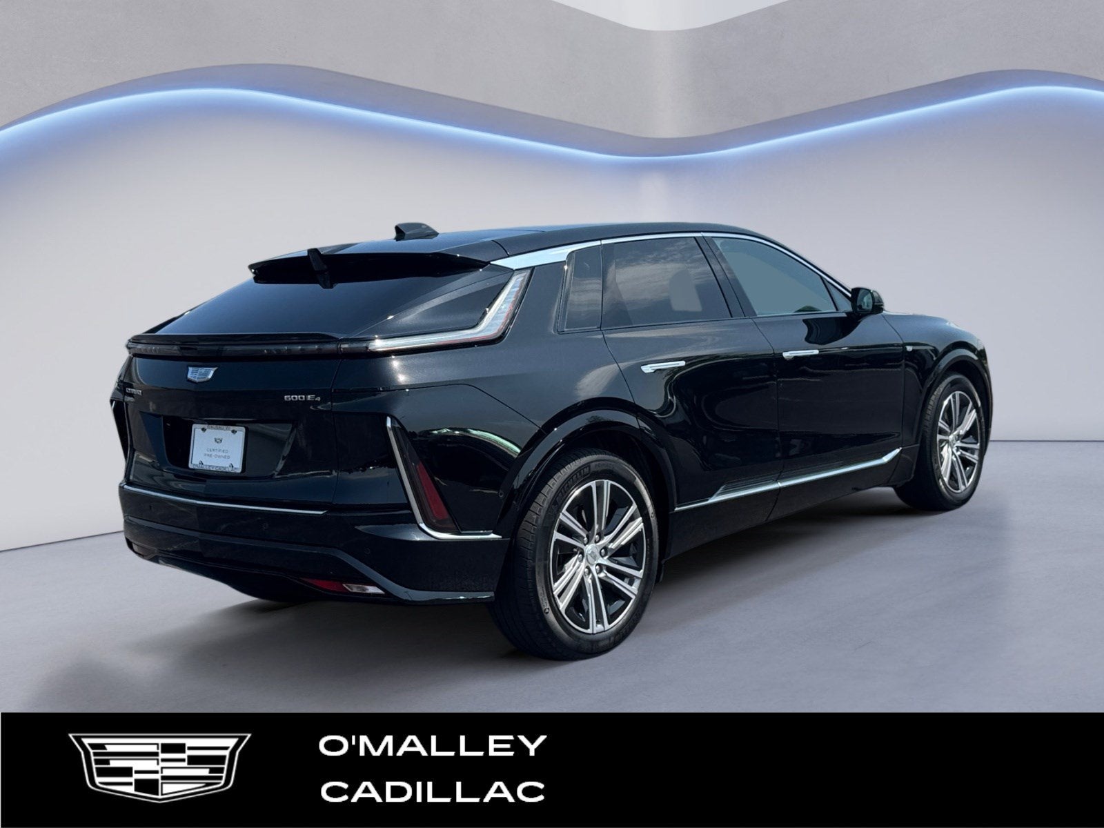 2024 Cadillac LYRIQ Luxury 1
