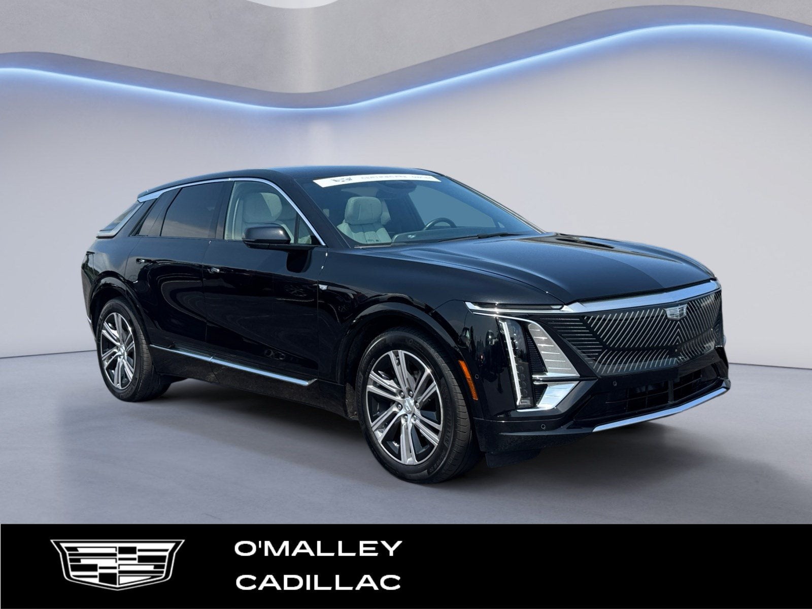 2024 Cadillac LYRIQ Luxury 1