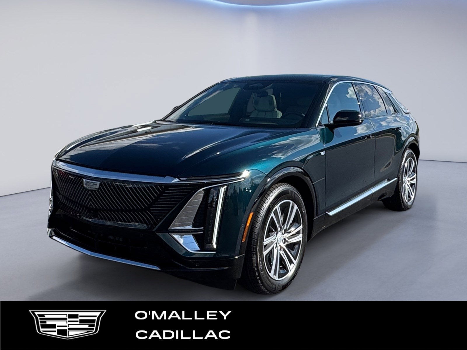 2025 Cadillac LYRIQ Luxury 2