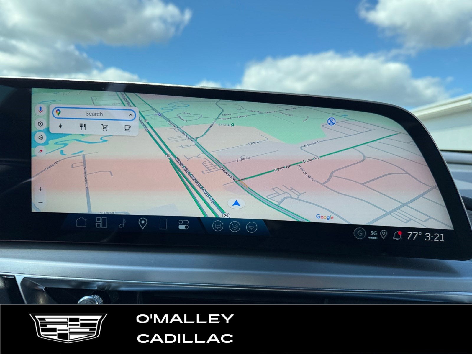 2025 Cadillac LYRIQ Luxury 2