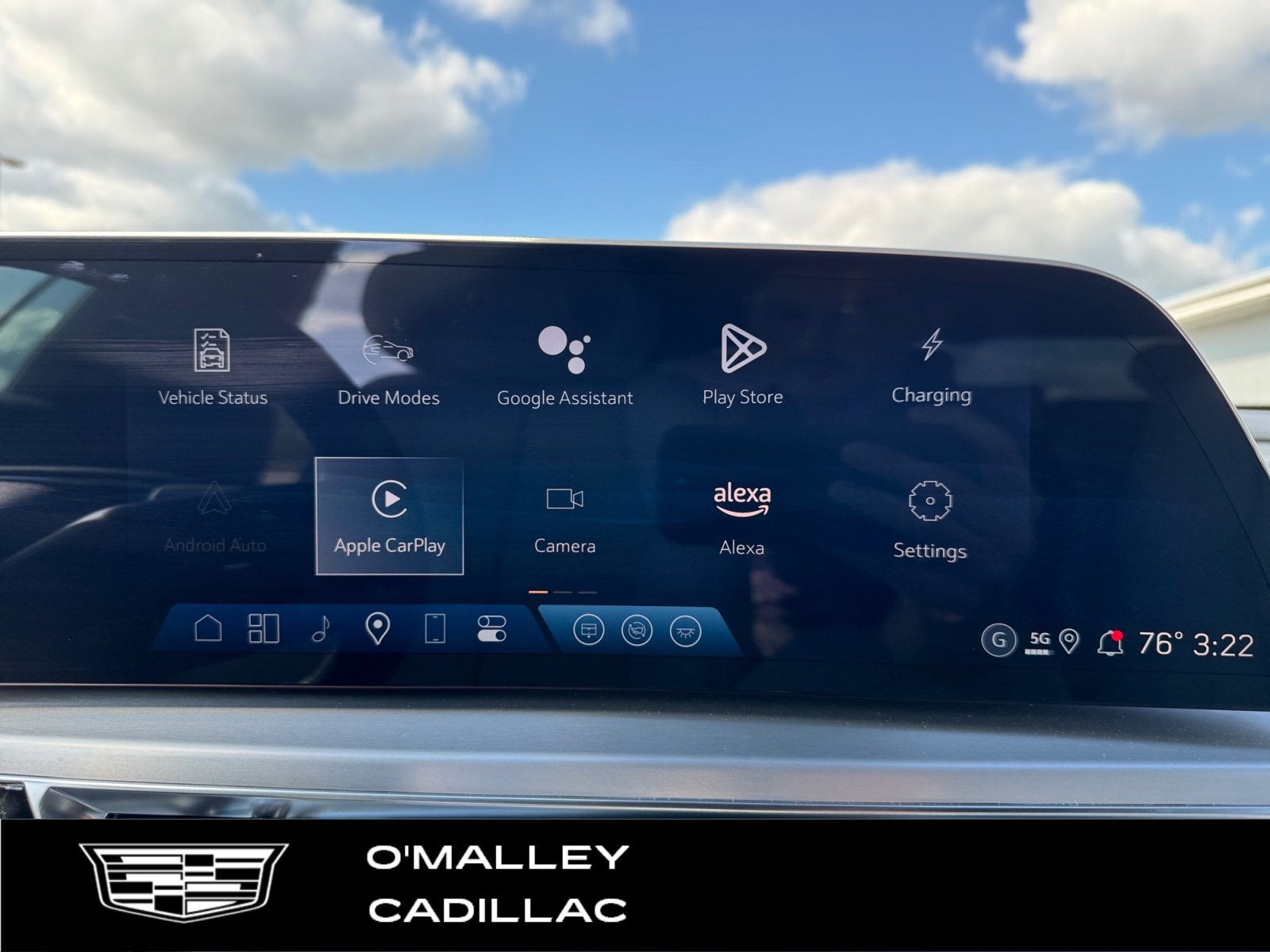 2025 Cadillac LYRIQ Luxury 2