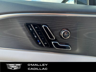 2025 Cadillac LYRIQ Luxury 2