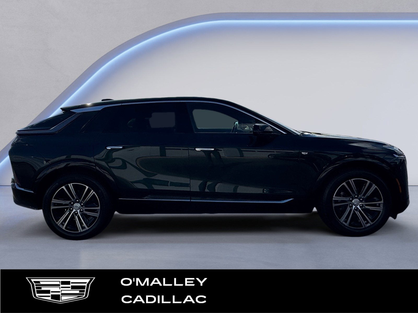 2025 Cadillac LYRIQ Luxury 2