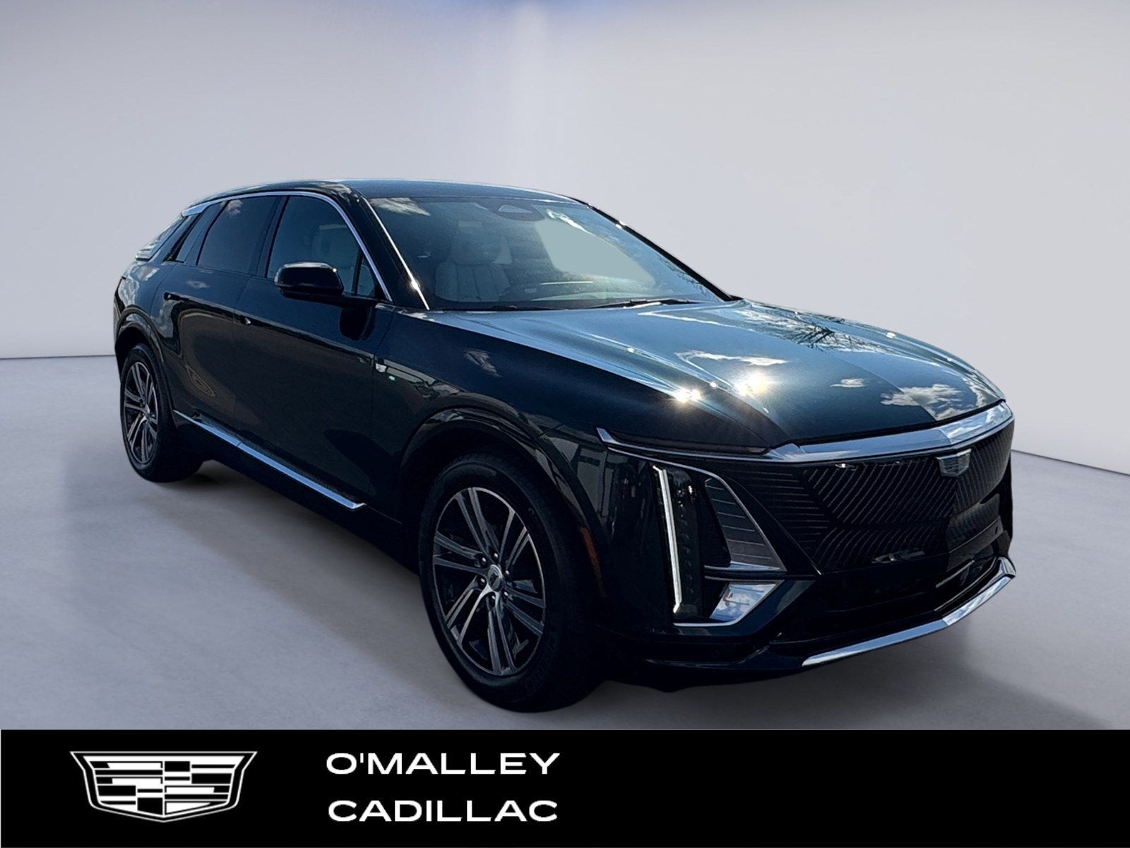 2025 Cadillac LYRIQ Luxury 2