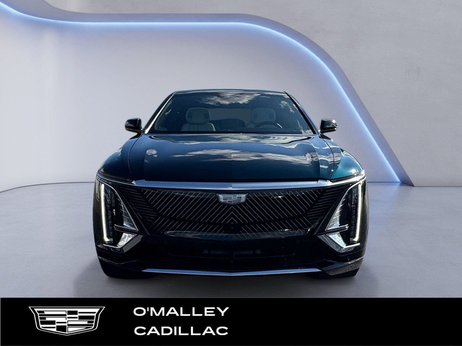 2025 Cadillac LYRIQ Luxury 2