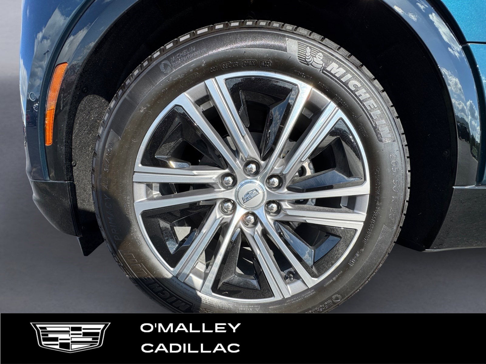 2025 Cadillac LYRIQ Luxury 2