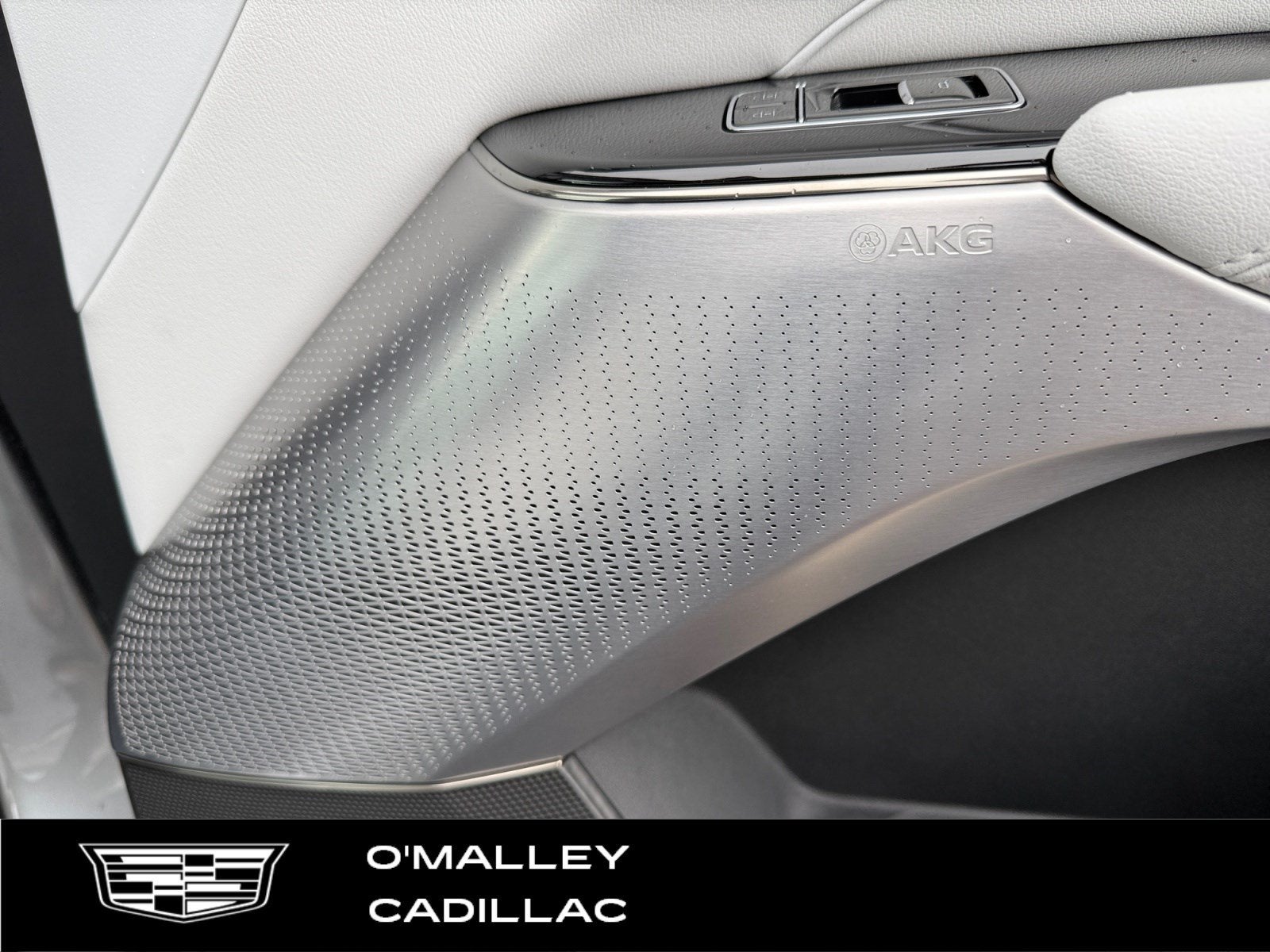 2027 Cadillac LYRIQ Premium Luxury