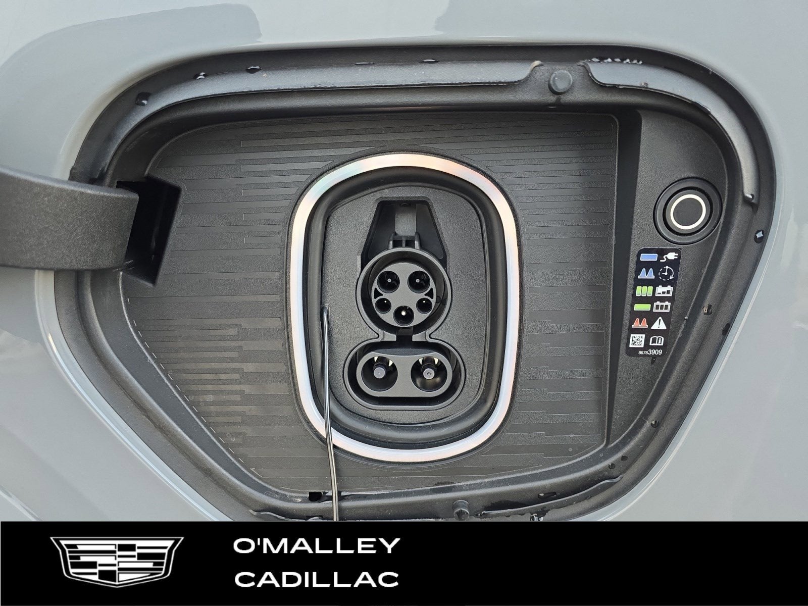 2026 Cadillac ESCALADE IQL Sport