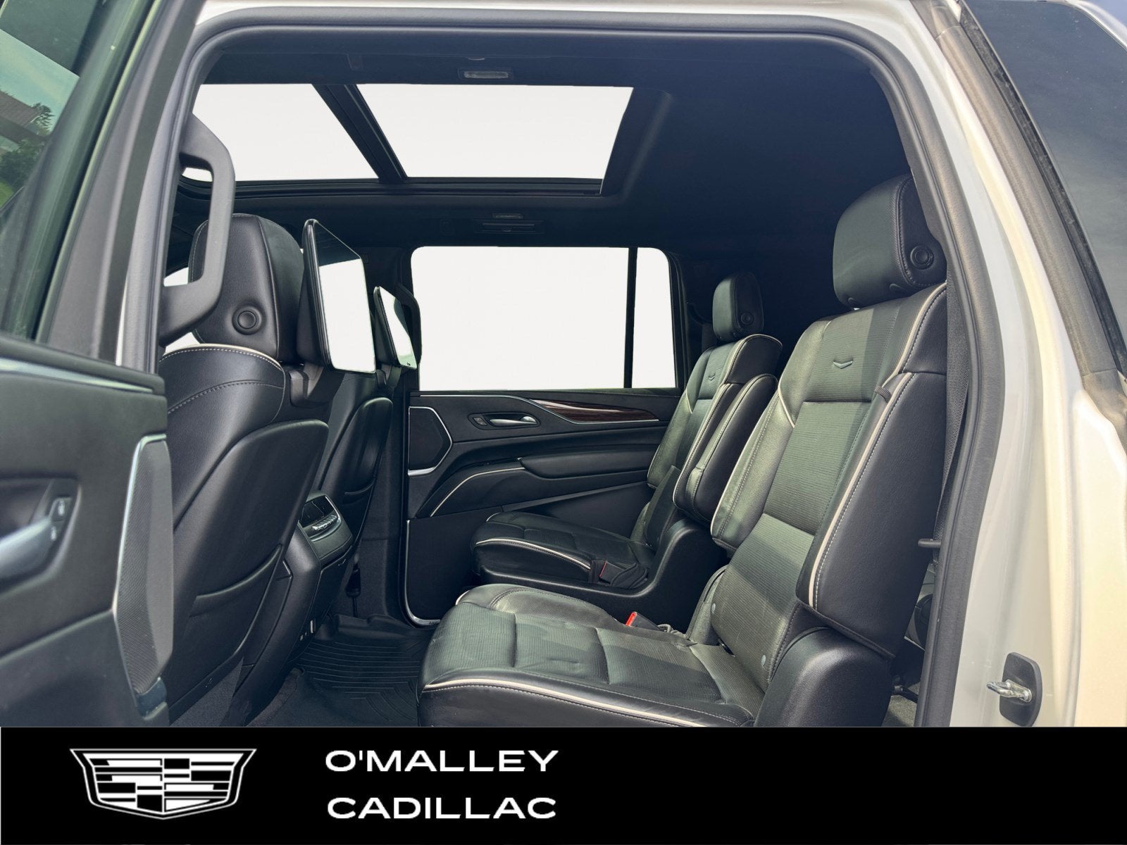2023 Cadillac Escalade ESV 4WD Premium Luxury