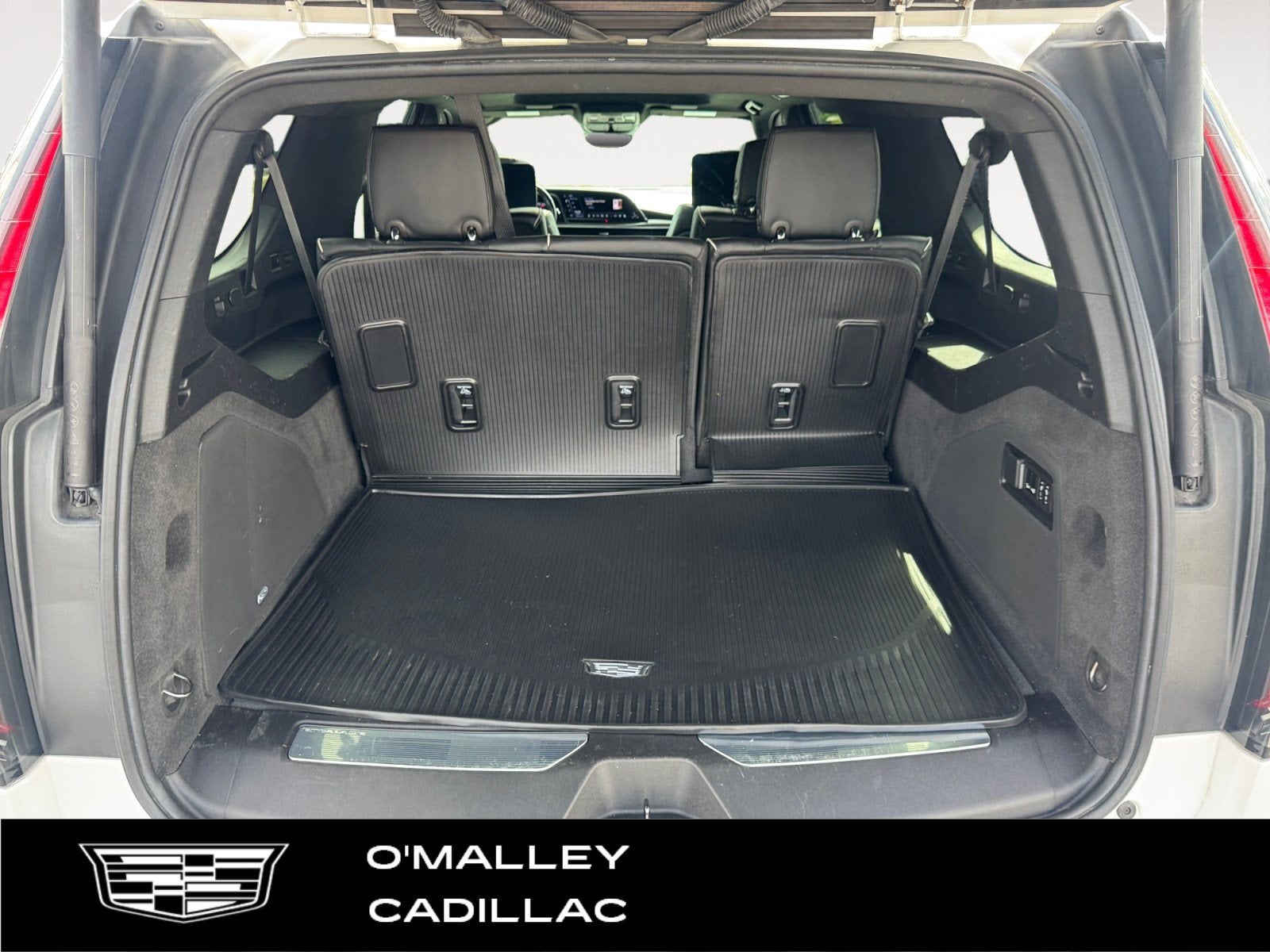 2023 Cadillac Escalade ESV 4WD Premium Luxury