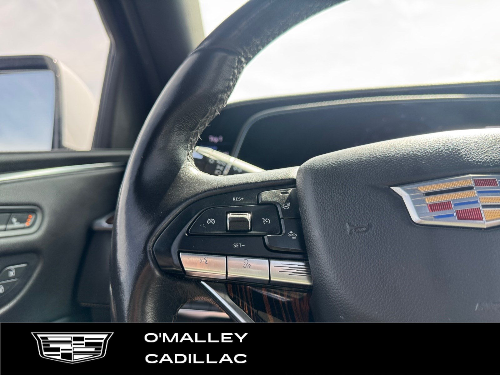 2023 Cadillac Escalade ESV 4WD Premium Luxury