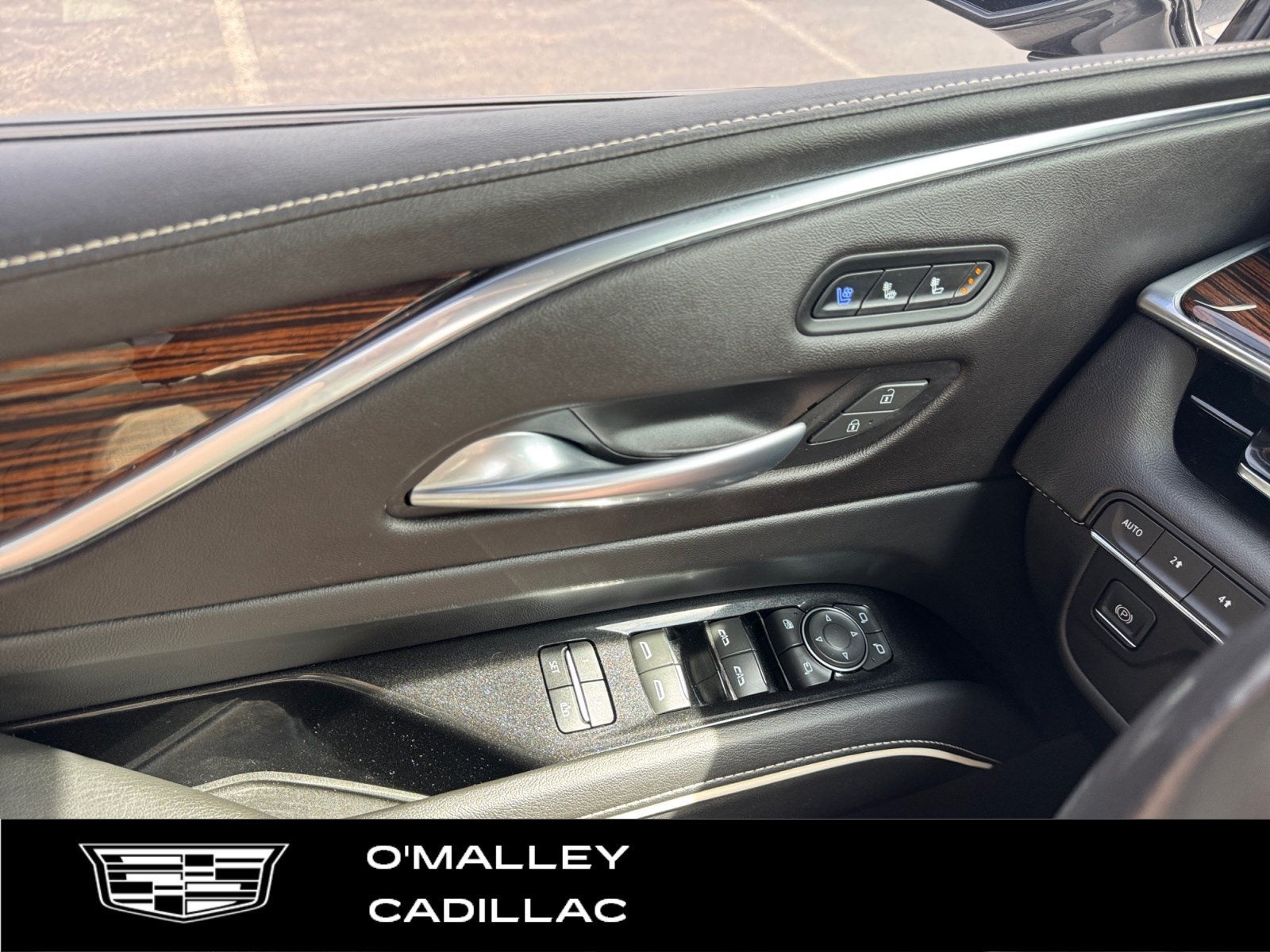 2023 Cadillac Escalade ESV 4WD Premium Luxury