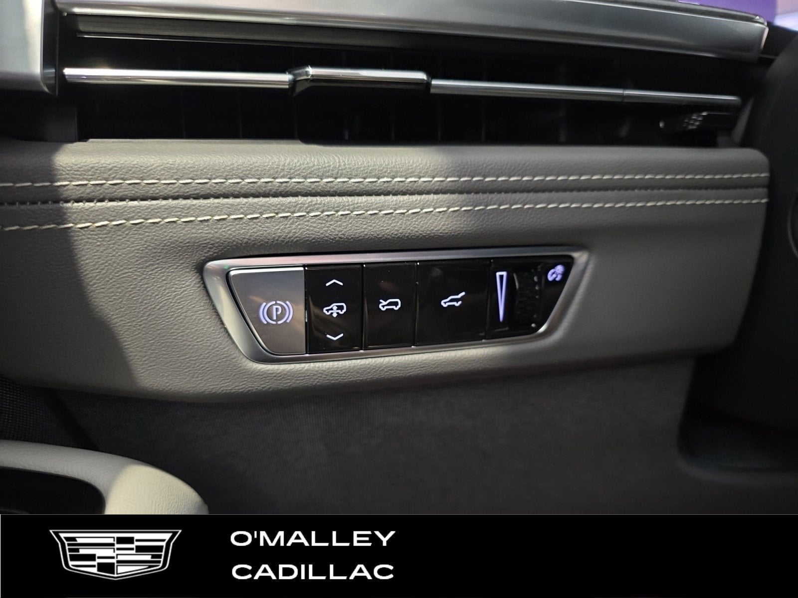 2025 Cadillac ESCALADE IQ Sport 1