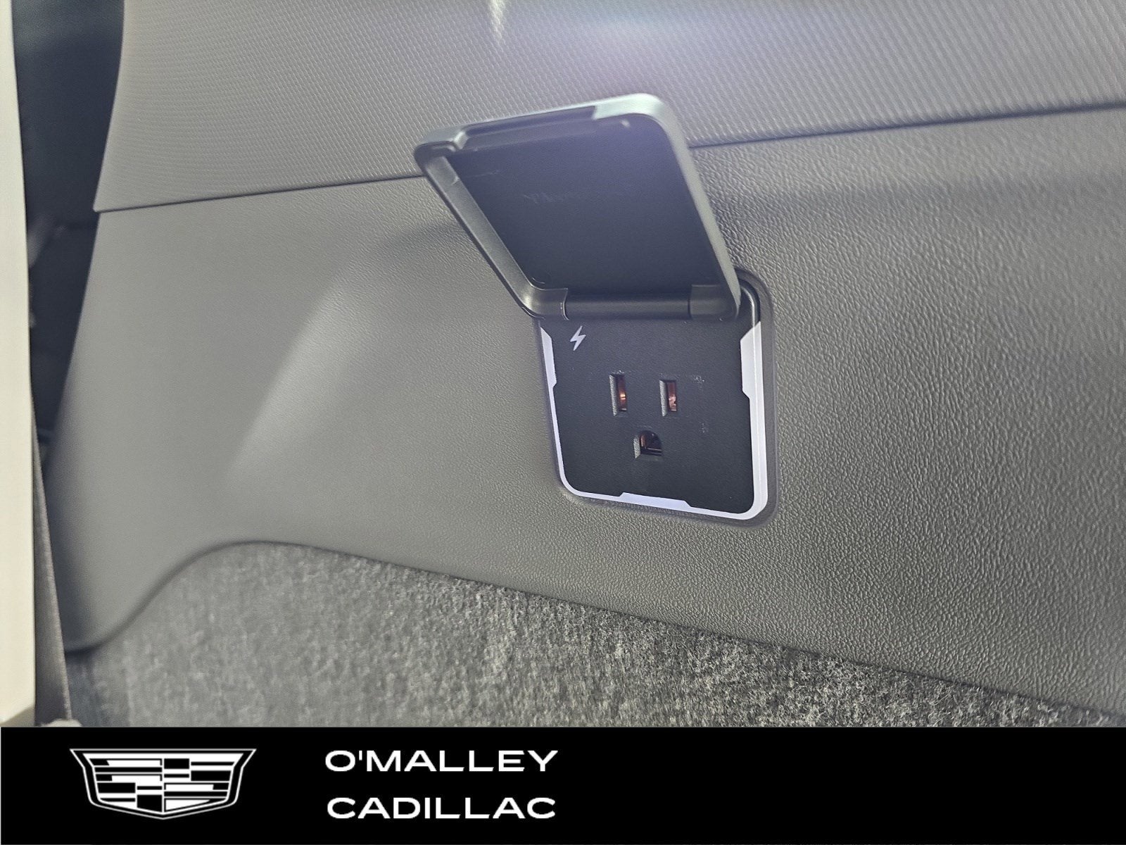 2025 Cadillac ESCALADE IQ Sport 1