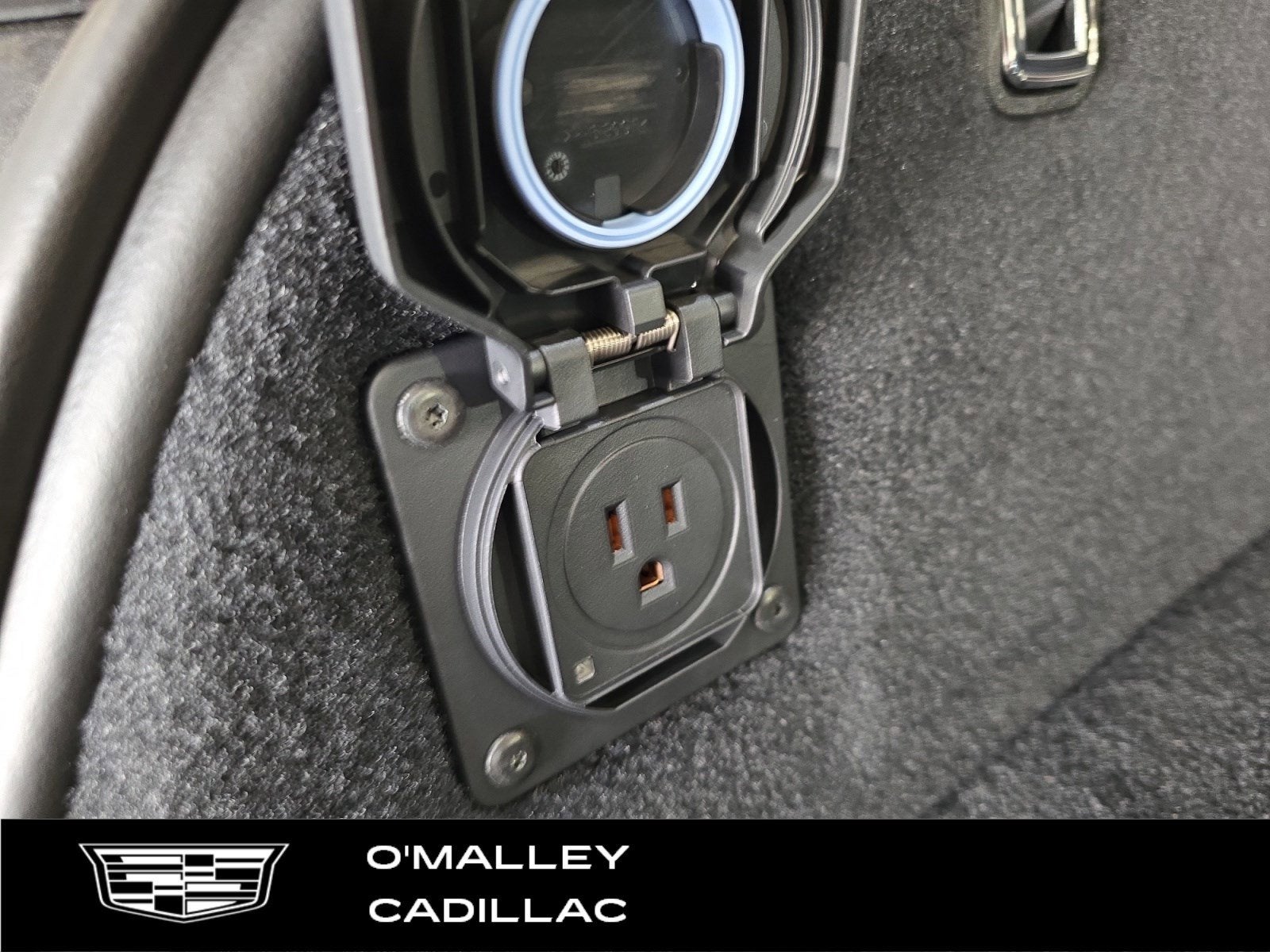 2025 Cadillac ESCALADE IQ Sport 1