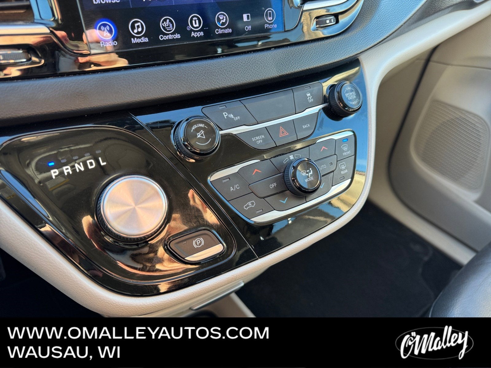 2017 Chrysler Pacifica Touring-L