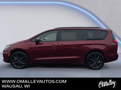 2021 Chrysler Pacifica Touring
