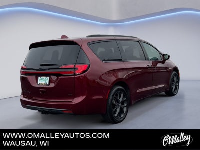 2021 Chrysler Pacifica Touring