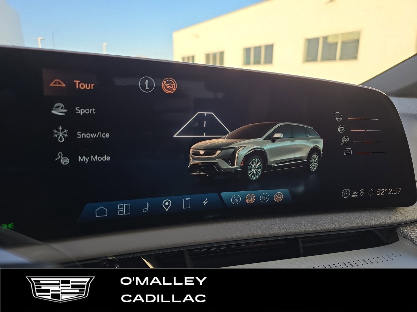 2026 Cadillac OPTIQ Premium Luxury