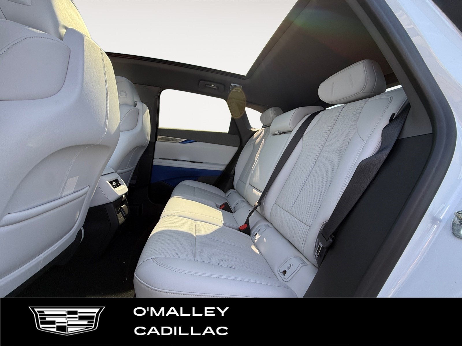 2027 Cadillac OPTIQ Premium Luxury