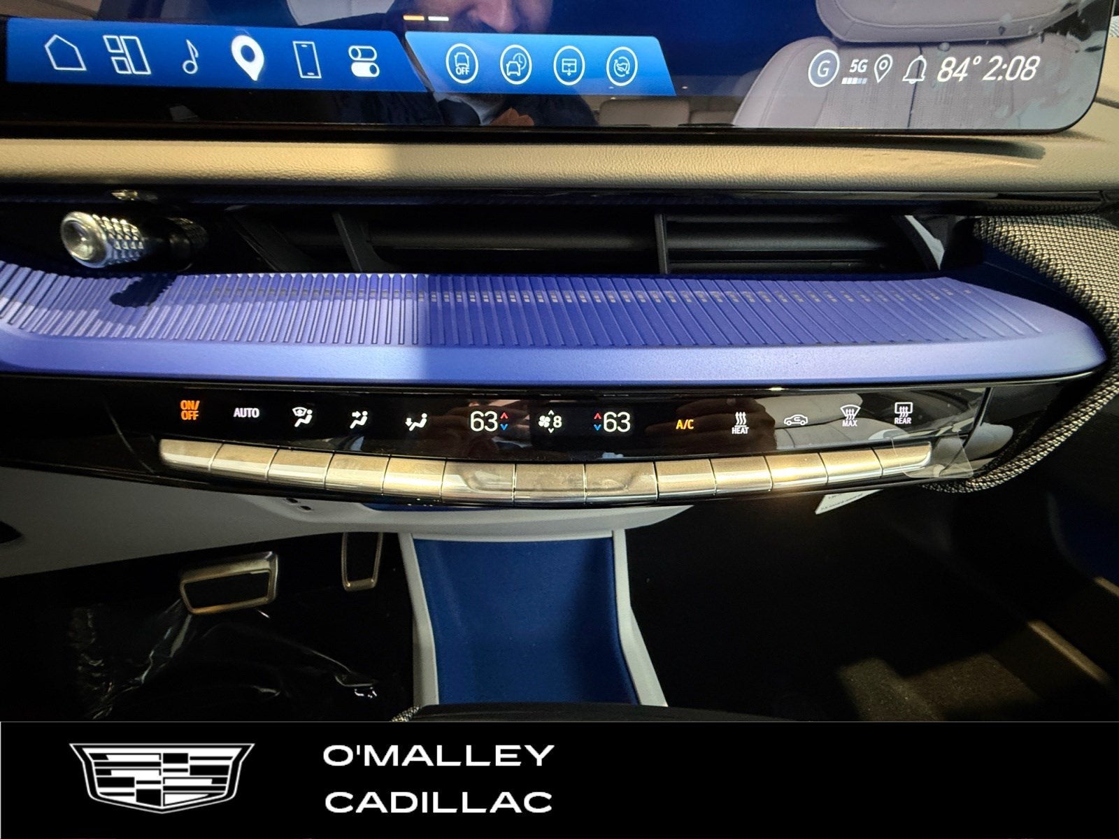 2027 Cadillac OPTIQ Premium Luxury