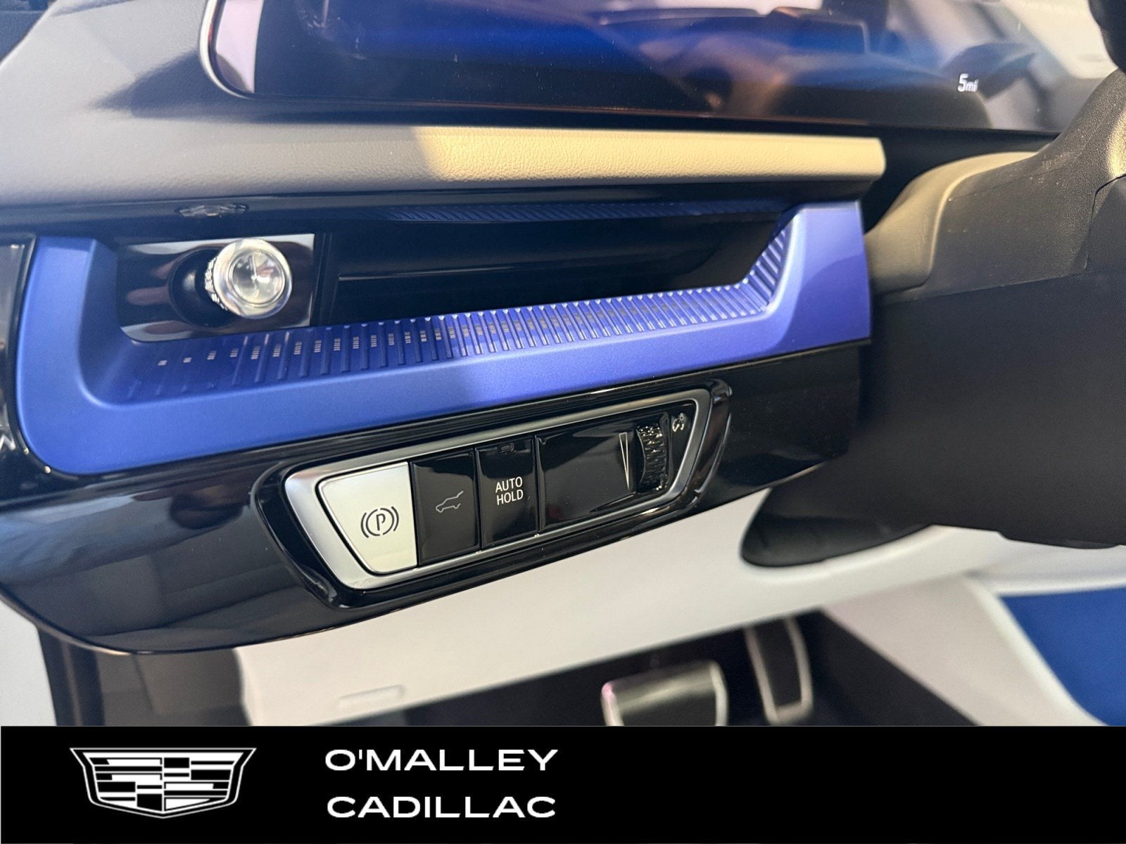 2027 Cadillac OPTIQ Premium Luxury