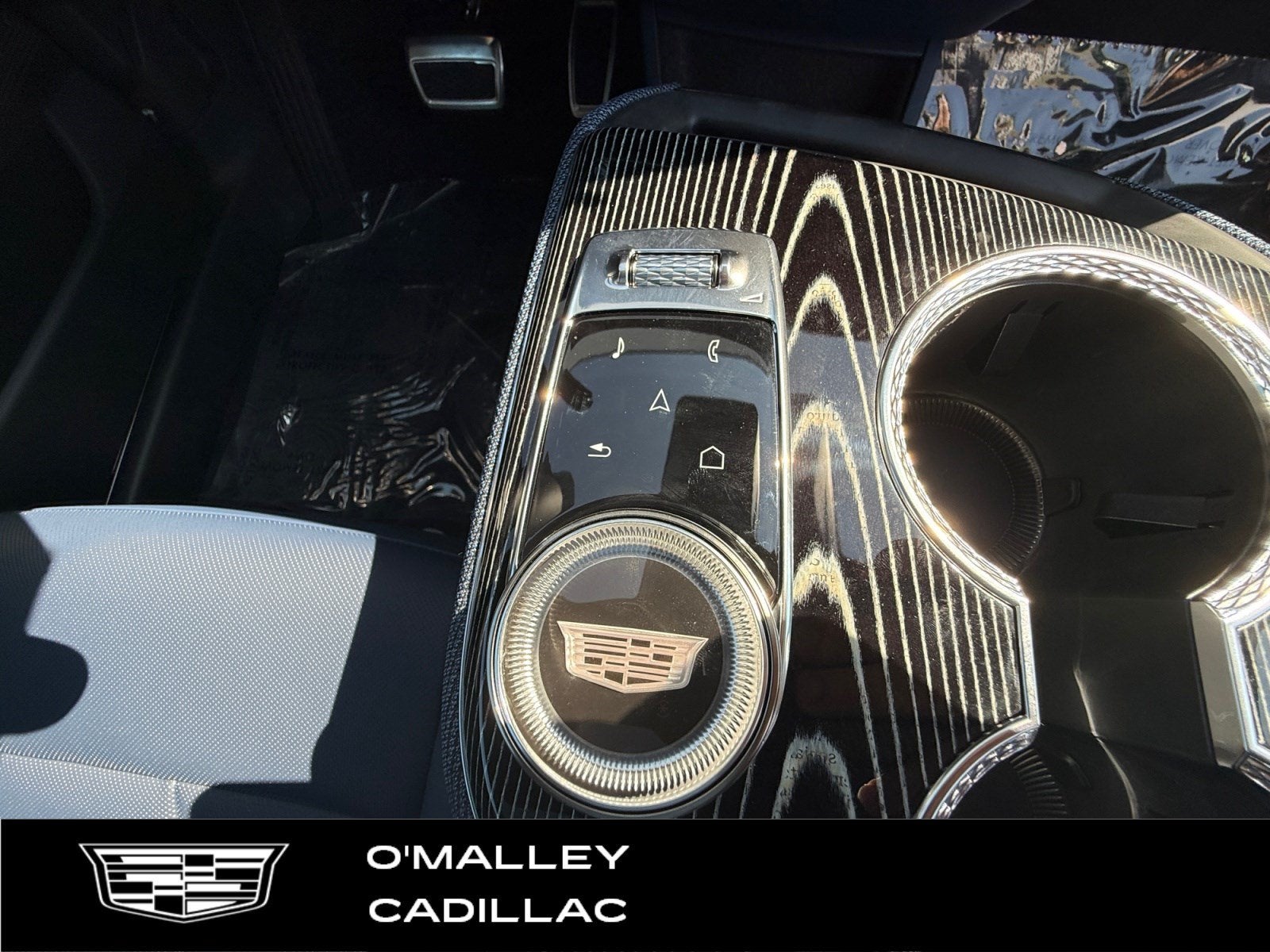 2027 Cadillac OPTIQ Premium Luxury