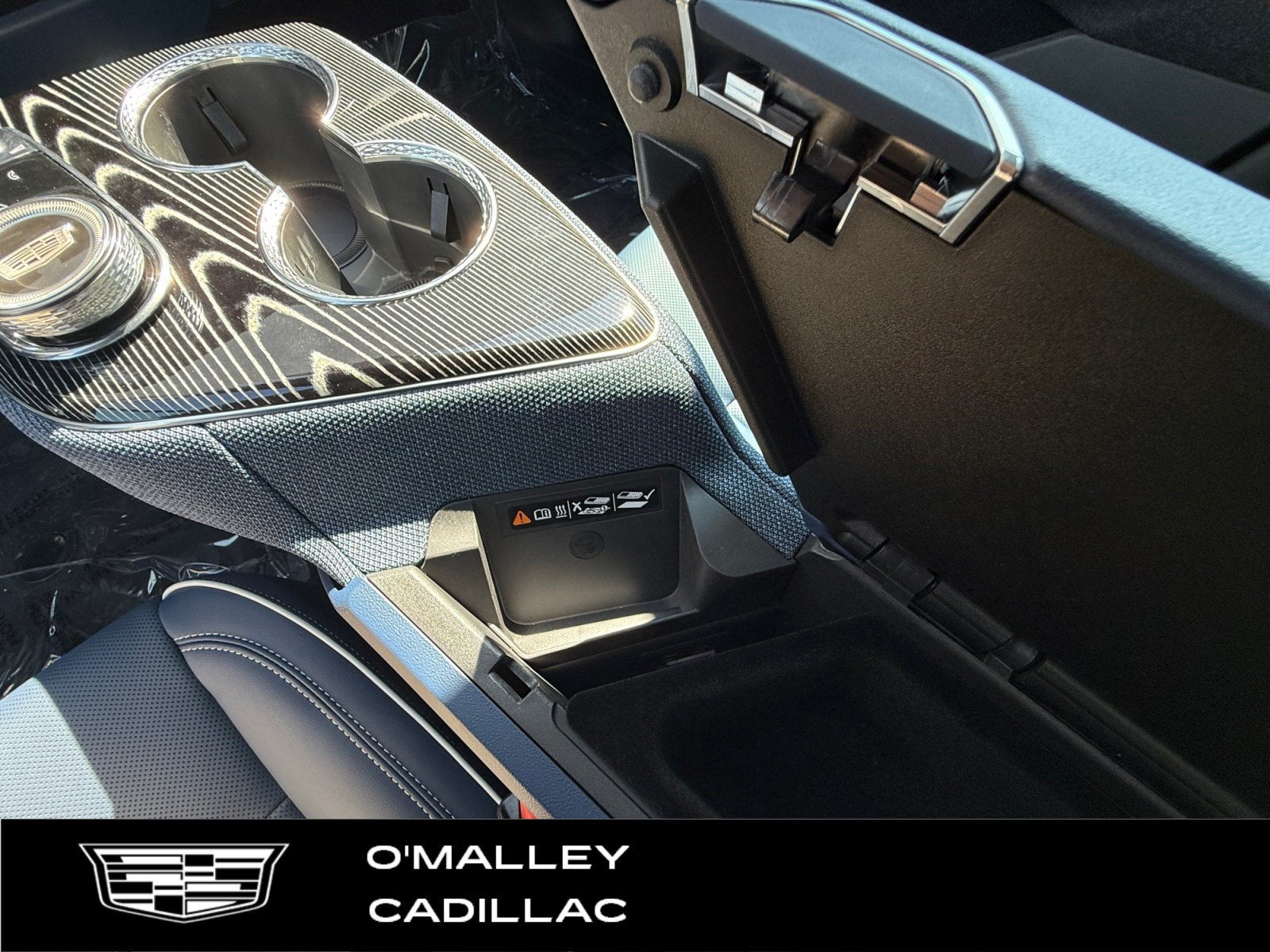 2027 Cadillac OPTIQ Premium Luxury