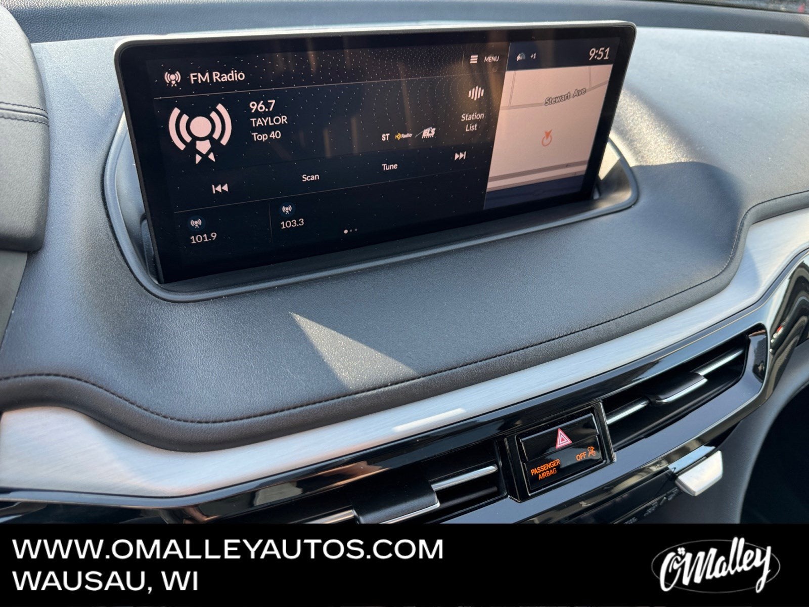 2023 Acura MDX w/Technology Package