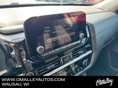 2024 Nissan Pathfinder SV