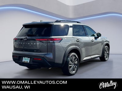 2024 Nissan Pathfinder SV