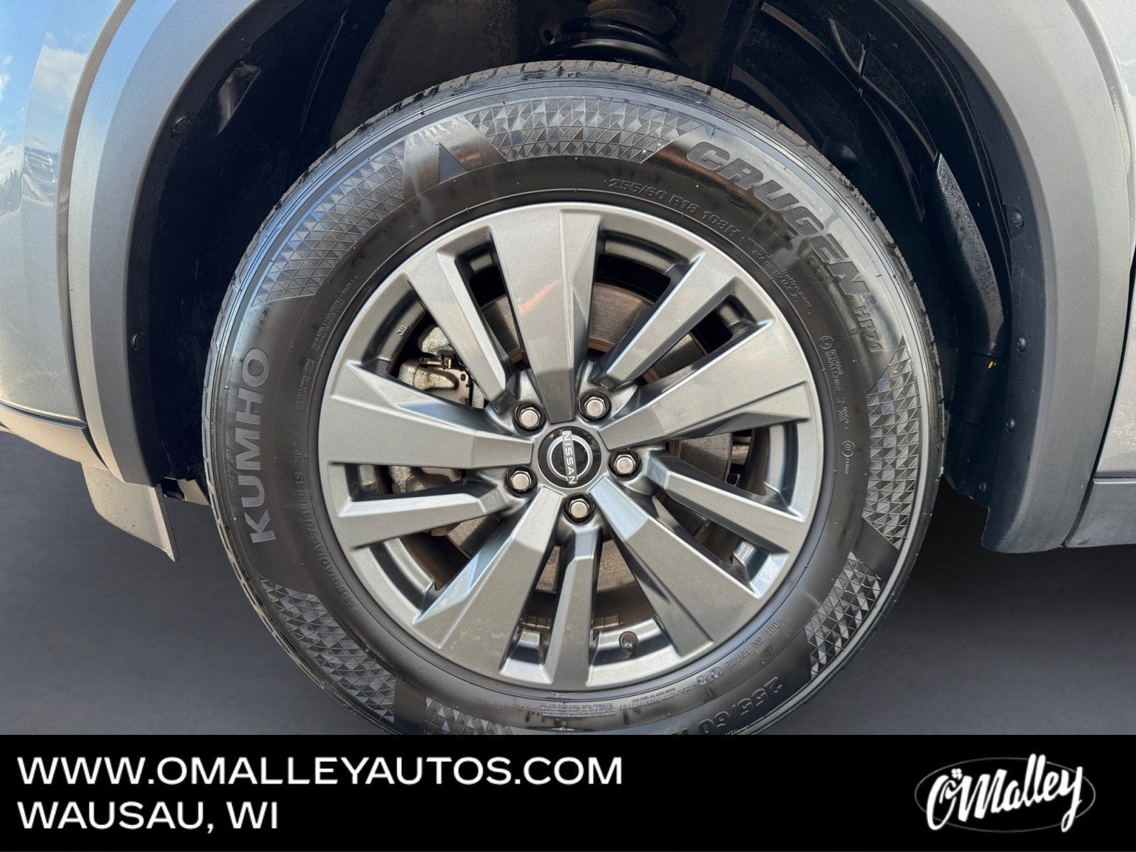 2024 Nissan Pathfinder SV